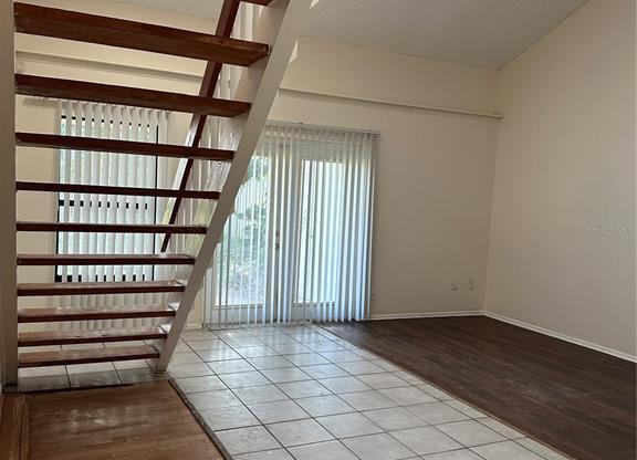 2707 HUNT CLUB LN