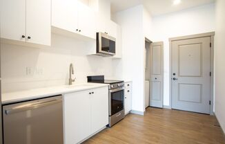 Studio, 1 bath, 326 sqft, $1,150, Unit 301