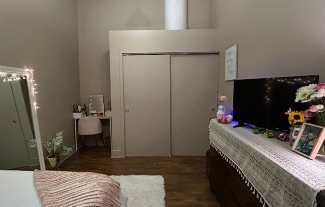 1 bed, 1 bath, $725, Unit Apt. 203 A - Female Co-Living SHARED APT