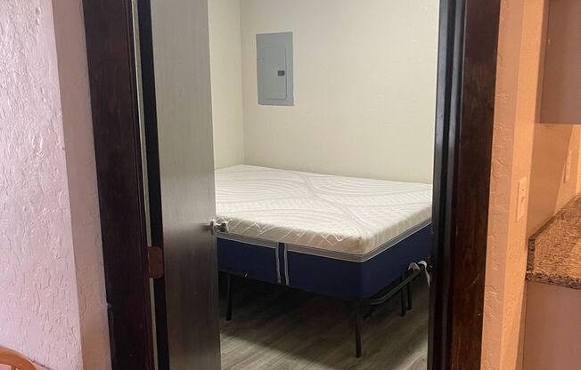 DHAH (B3)13830 W Bergen