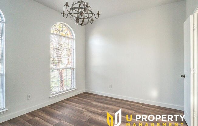 Location! Location! Nature light throughout.