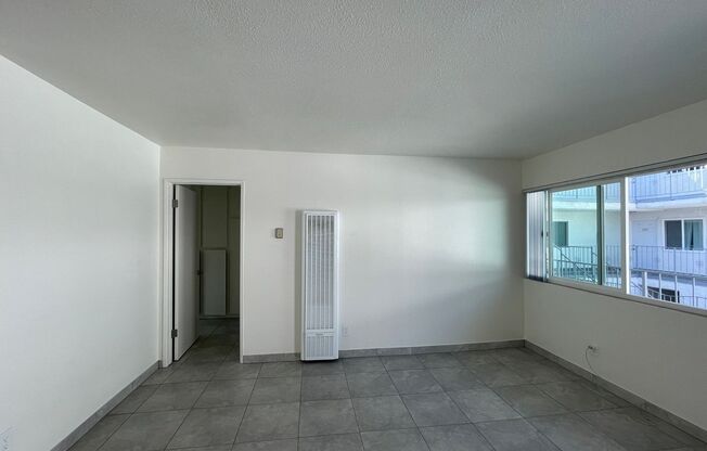 1 bed, 1 bath, $2,095, Unit 106