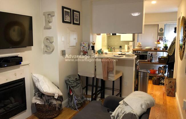 10 Wiget St