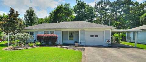 206 PECAN DR