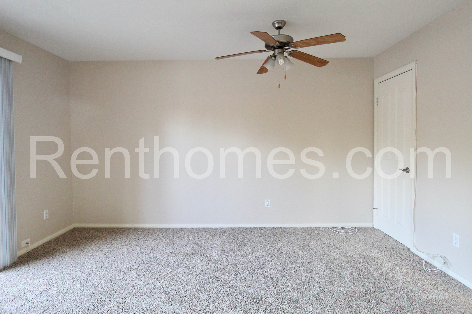 Rancho Bernardo, 14912 Avenida Venusto #6 - Brand New Carpet! Granite Counters, Comm Pool, Spa, Tennis & Fitness!