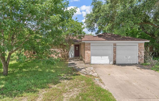 August 2026 Pre-Lease! Beautiful 3 Bed, 2 Bath House with Covered Patio!