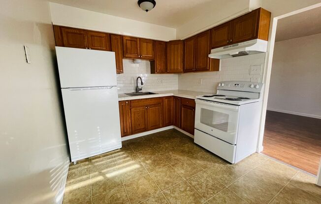 2 beds, 1 bath, $1,500, Unit #B