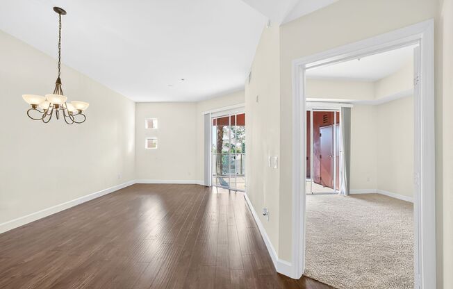 IMMACULATE 1 BED 1 BATH CONDO WITH SPECTACULAR AMENITIES AT PARK AVENUE!!