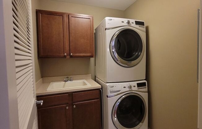 2 beds, 2 baths, 1,474 sqft, $2,250, Unit 127