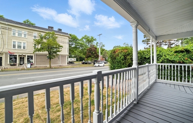 16 BLUE HL AVE