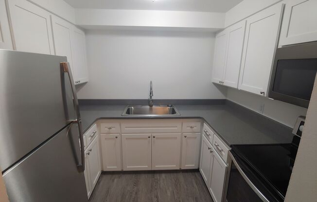 1 bed, 1 bath, 625 sqft, $1,040, Unit 10