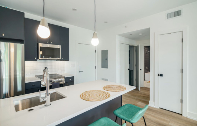 2 beds, 1 bath, 650 sqft, $1,699, Unit Unit 305