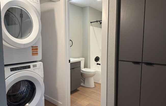 2 beds, 2 baths, 910 sqft, $2,730, Unit 2J