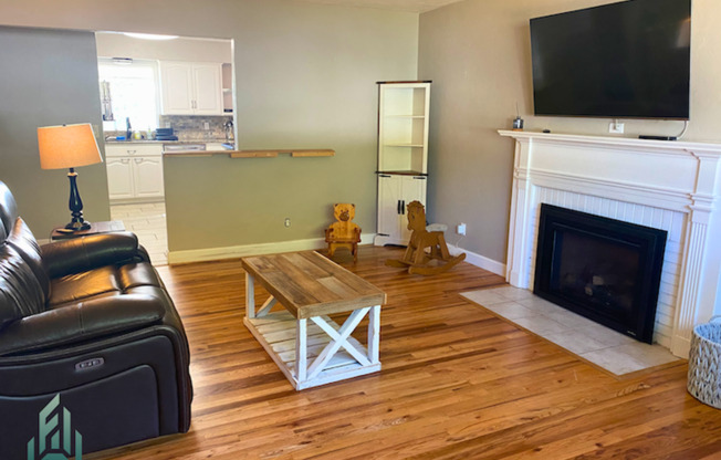 Spacious 3-Bedroom Home with Huge Shop, RV Parking, and Garden Oasis – North Albany
