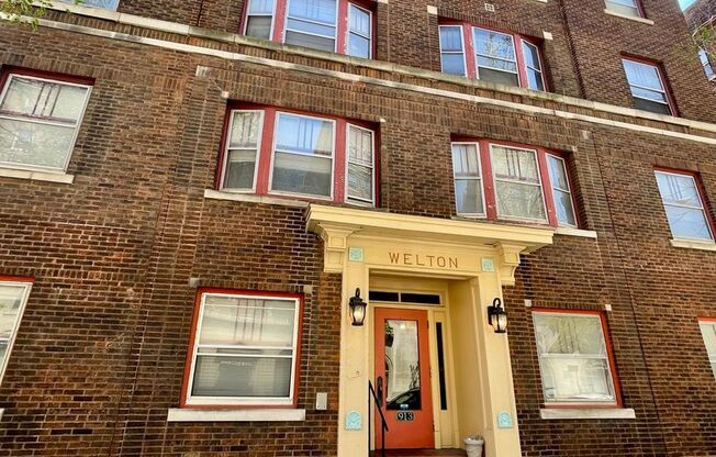 Studio, 1 bath, $895, Unit 23