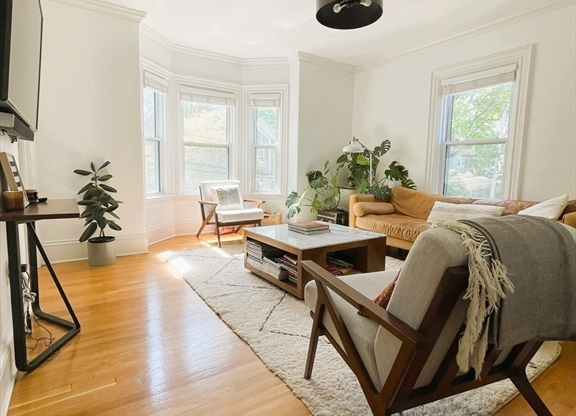 86 WYMAN ST