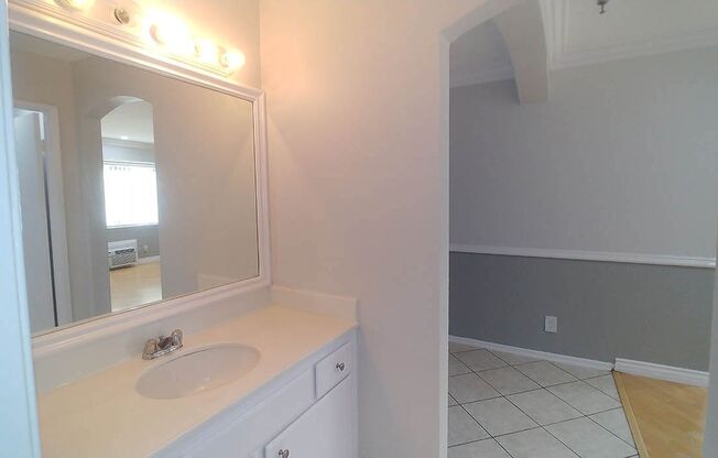 2 beds, 2 baths, 955 sqft, $2,595, Unit 510