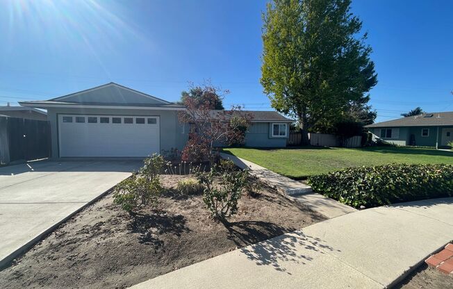 Move in ready* Tustin Home 3bed/2bath wonderful front & backyard! Cul-de-Sac beautiful neighborhood! MUST SEE
