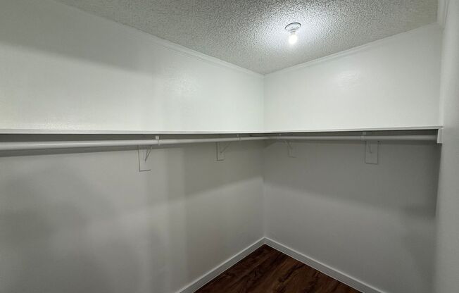 Studio, 1 bath, 400 sqft, $1,100, Unit 24F-104