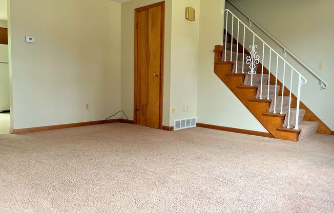 33 Oakridge Drive