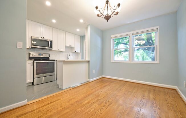 Charming and private 3BR, 2FB home located in the heart of Alexandria