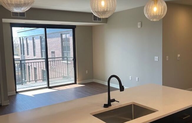 1 bed, 1 bath, 897 sqft, $2,695, Unit 314
