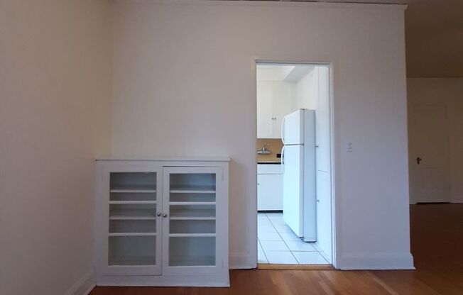 1 bed, 1 bath, 868 sqft, $1,700, Unit 301