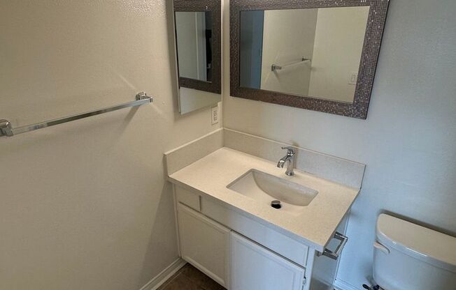 2 beds, 2 baths, $2,445, Unit I101