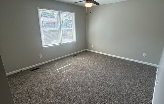 2 beds, 1.5 baths, 1,100 sqft, $1,090, Unit 720-B