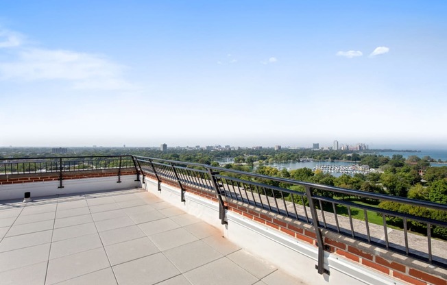 Rentable Rooftop Terrace at Park Heights by the Lake Apartments, Illinois