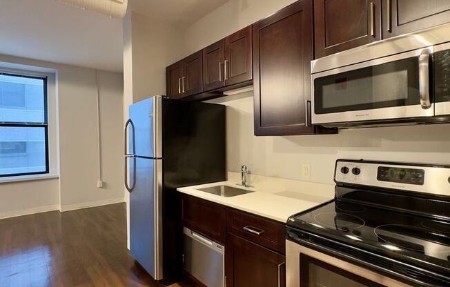 Studio, 1 bath, 419 sqft, $1,400, Unit HA-621