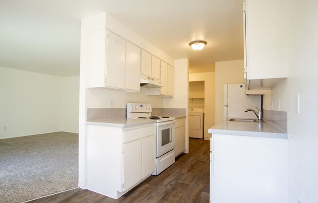 2 beds, 1 bath, 940 sqft, $1,395, Unit 210