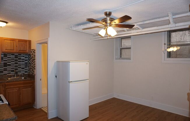 Studio, 1 bath, 540 sqft, $850, Unit B