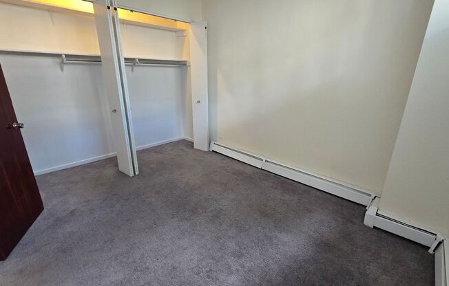 1 bed, 1 bath, 700 sqft, $1,400, Unit 1616 1G