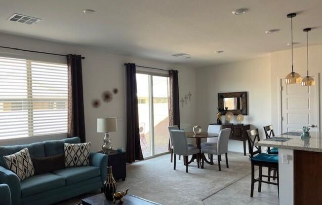 Beautiful one-story home in the golf course community of Mountain Falls