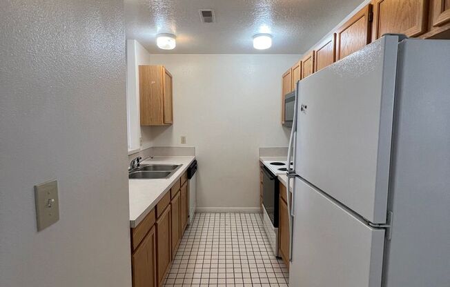 2 beds, 1.5 baths, $1,150, Unit 1860 S 2nd # 13