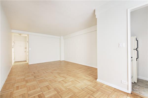 Studio, 1 bath, 400 sqft, $2,950, Unit 2-K