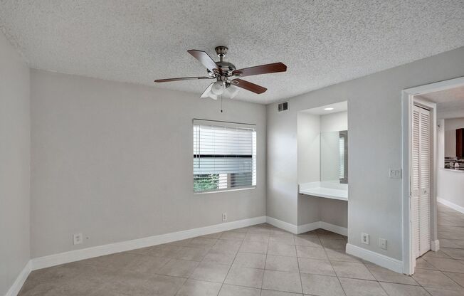 2 beds, 2 baths, $2,000, Unit APARTMENT 407