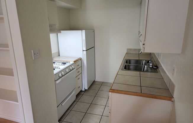 2 beds, 1 bath, 900 sqft, $1,500, Unit ELP2200-224