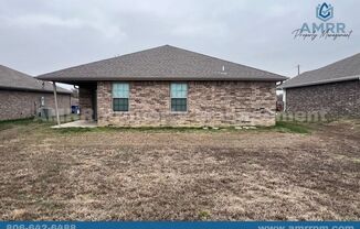 3 beds, 2 baths, $1,600