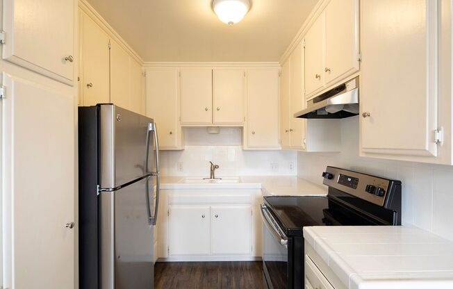 1 bed, 1 bath, $2,495, Unit 12