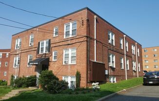 2060 N Vermont Street