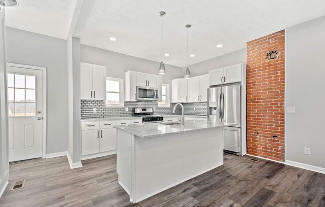 Stunning 4 bedroom home in Pittsburgh available September 1st!
