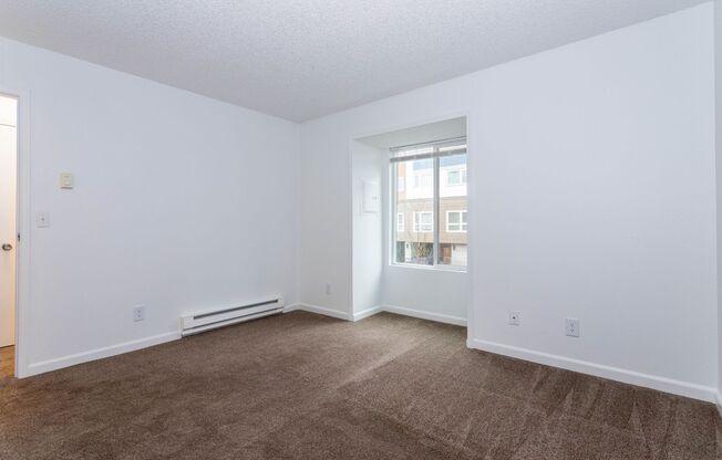 2 beds, 2 baths, 950 sqft, $1,895, Unit 27