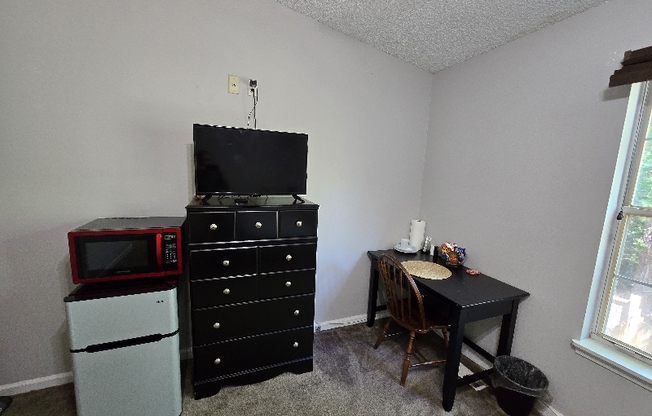 2325 Parrot Lane