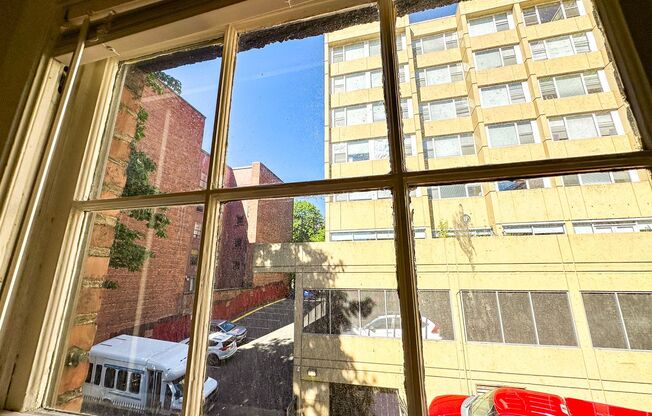 Studio, 1 bath, 365 sqft, $1,295, Unit 312