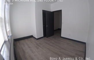 5702 S Michigan Ave, 2nd floor
