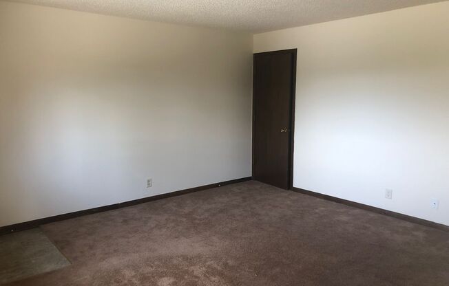 2 beds, 1 bath, $685