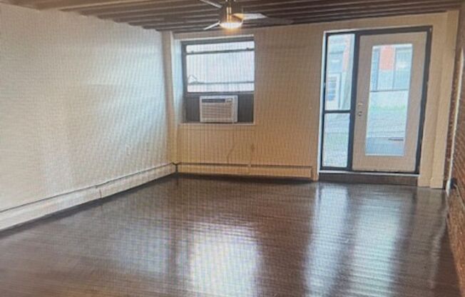 1 bed, 1 bath, 805 sqft, $1,510, Unit C-010