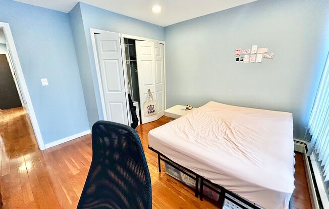 2 beds, 1 bath, 768 sqft, $2,425, Unit 215